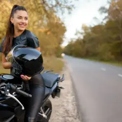 Wybór motocykla dla kobiety: 5 kluczowych aspektów przed zakupem maszyny