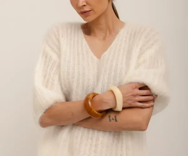Sweter damski – niezastąpiony element stylowej garderoby