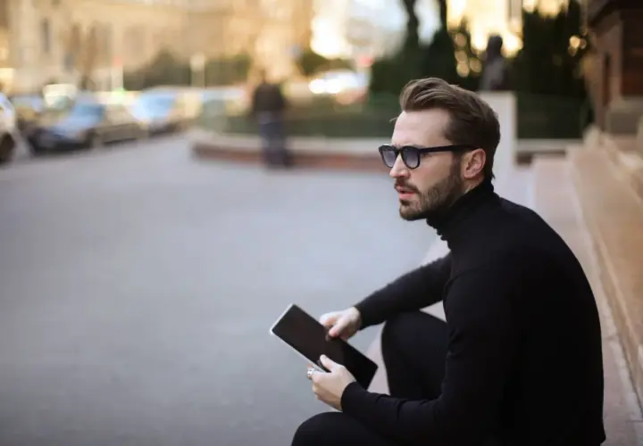 Jakie fryzury podobają się kobietom? Poznaj najmodniejsze style i kolory.