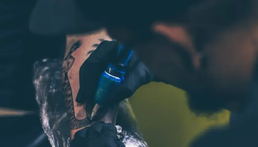 Czy można pić alkohol po tatuażu? - Wszystko, co musisz wiedzieć