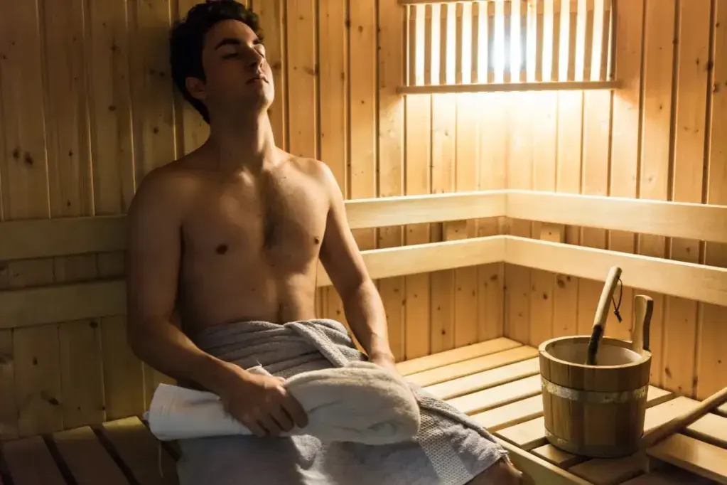 Sauna jest zdrowa dla mężczyzn: 7 faktów, które musisz poznać