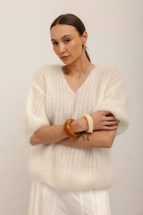 Sweter damski – niezastąpiony element stylowej garderoby